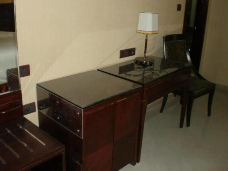Drh Regency Bed & Breakfast Ahmedabad Eksteriør bilde
